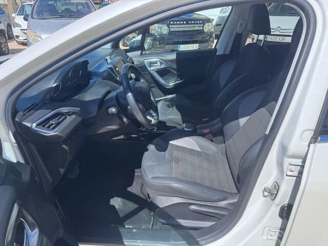 PEUGEOT 2008 ALLURE 1.2 E-THP AUTO SPANISH LHD IN SPAIN 43000 MILES 1 OWNER 2017